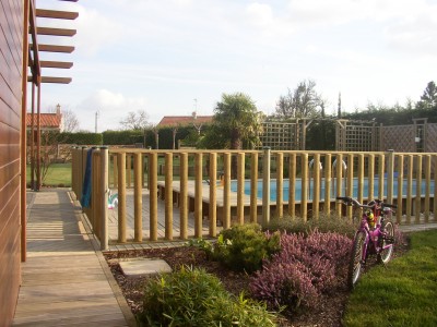 Achat clôture en bois de protection piscine